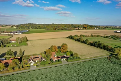Schöne ländliche Villa mit schönem Pool