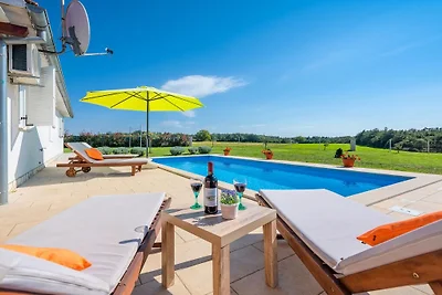 Ferienhaus in Barban mit Schwimmbecken