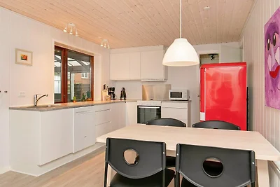 Seaside Retreat in Hvalpsund-By Traum