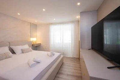 Apartman Dolce - Apartment With Terrace And...