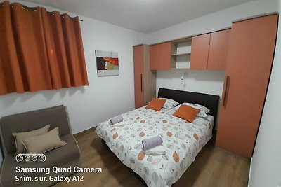 Apartments Dobrila - Two Bedroom Apartment wi...