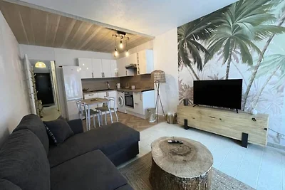 Wohnung in Grau du Roi am Strand