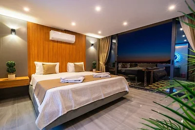 Villa a Kalkan con piscina