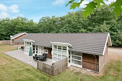Modernes Zedernholz-Ferienhaus in Strandnähe