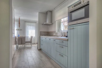 Stattliche Luxusvilla mit 3 Badezimmern, 1 km...