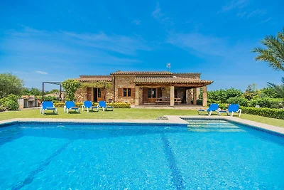 Rustikales mallorcanisches Landhaus mit Pool