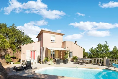 Schöne Villa mit Swimmingpool in Vidauban