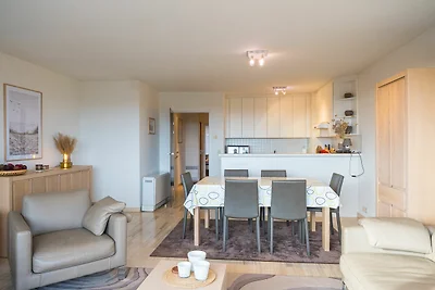 Helle Wohnung mit Terrasse