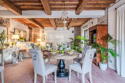 Villa in Lucca met wijngaard en uitzicht