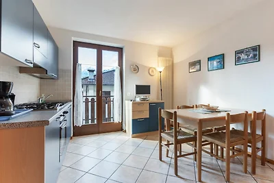 Apartment mit Balkon mit Blick auf den See