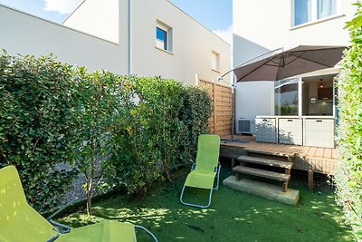 Wohnung in Sérignan mit Garten