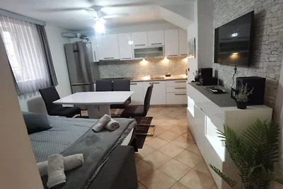 Apartments Diadora - Studio apartment Stone