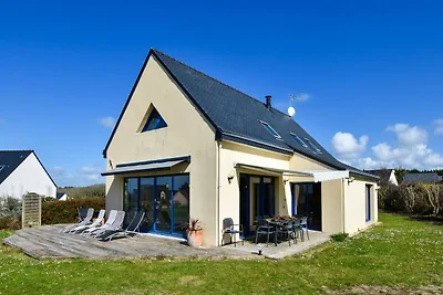 Villa in Moëlan-sur-Mer met zwembad bij...