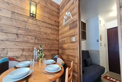 Berghaus mit Balkon und Skizugang