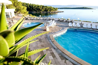 Strandresort-Suite in Jelsa