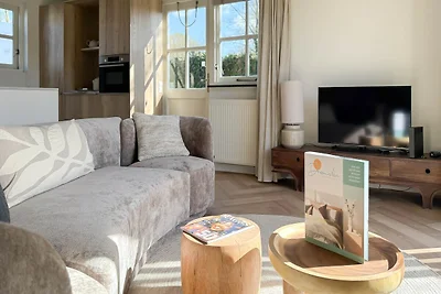 Villa mit weitläufigem, sonnigem Garten