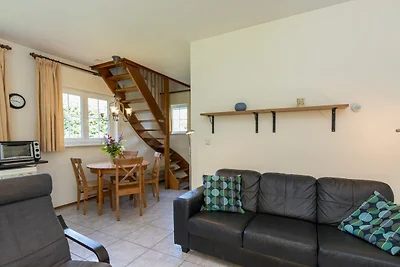 Ferienhaus in Vrouwenpolder mit Garten
