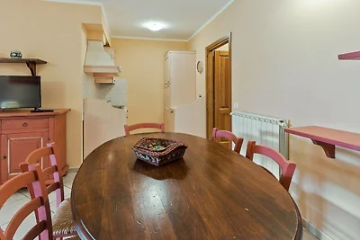 Piacevole casa vacanze a Sorano con piscina