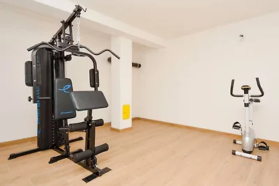 Rustige villa met 5 slaapkamers nabij Biograd