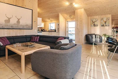 Maison de vacances pour 8 a Brovst