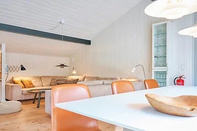 8 Personen Ferienhaus in Nexø-By Traum