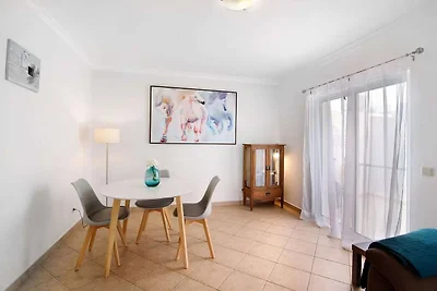 Faszinierendes Ferienhaus in Manta Rota mit...