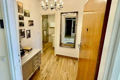 Charming Apartment with Terrace and Old Town ...