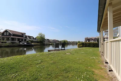 Bungalow nad wodą blisko Rotterdamu z sauną