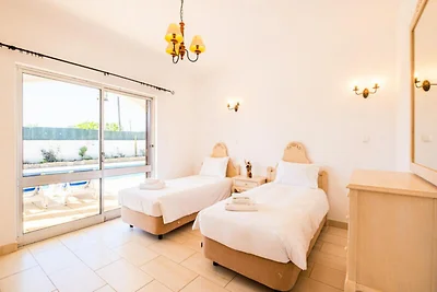 Villa in Albufeira mit Pool und Grillbereich