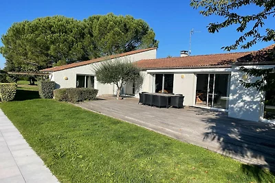 Moderne villa met zwembad in Brives