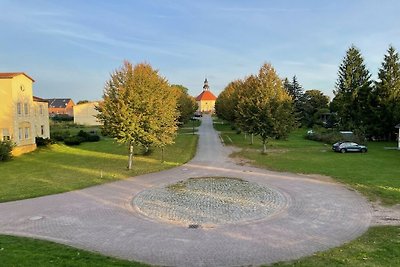 Gartenblick am Schloss Weisdin