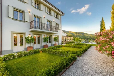 Luxe villa met 7 slaapkamers en zwembad