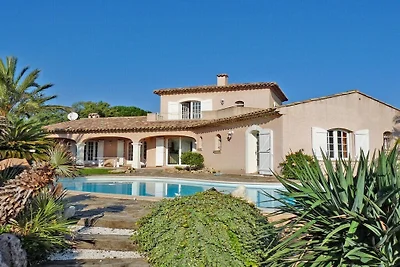 Villa in Les Issambres mit Schwimmbecken