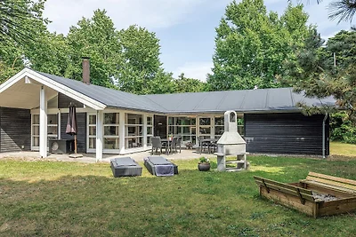 10 Personen Ferienhaus in Væggerløse-By Traum