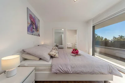 Villa Shaula -  Five Bedroom Holiday Home wit...