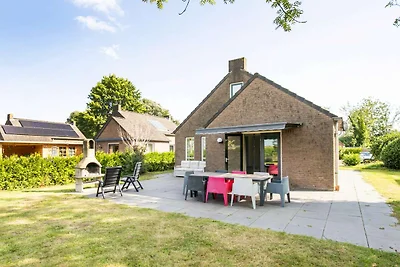 Ruhiges Waldpark-Haus in Ewijk