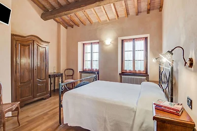 Elegante Casa Vacanze a Urbania con Giardino