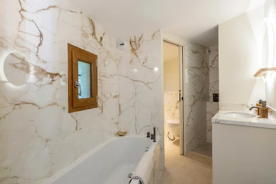 Luxuriöse Villa mit beheiztem Pool 5SZ/10P -...