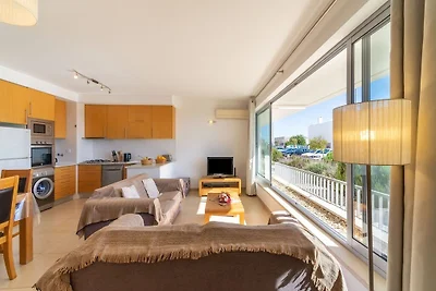 Casa vacanze con piscina a straripamento...