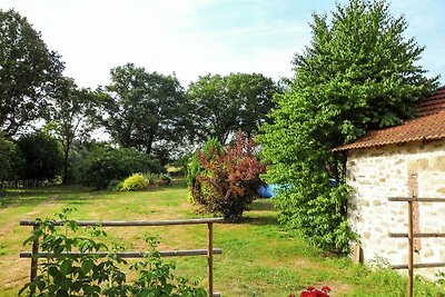 Gezellig vakantiehuis in Marsac met zwembad