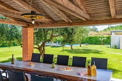 Vakantiehuis in Pićan met zwembad