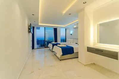 Villa in Kalkan mit Schwimmbecken