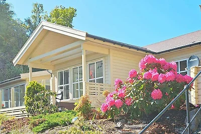8 Personen Ferienhaus in lyngdal-By Traum