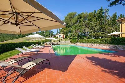 Elegantes Ferienhaus mit Sprudelbad