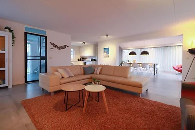 Strandvilla mit Sauna in Makkum