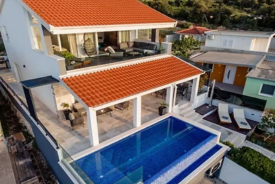 Villa in Ražanj met zwembad