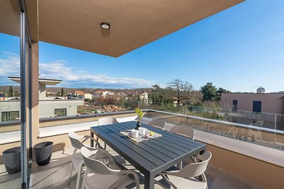 Ampia casa con terrazza e vasca idromassaggio