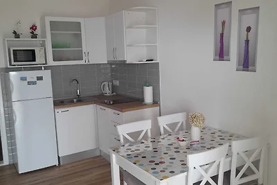 Apartments Dobrila - Two Bedroom Apartment wi...