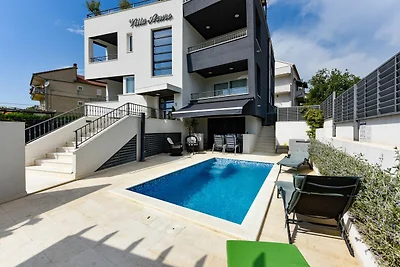 Moderne Villa mit Swimmingpool