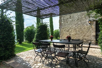 Spaziosa Villa con piscina privata a...